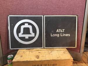 lot 88 image: Vintage AT&T Metal Sign