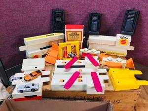 lot 101 image: Vintage 1969 Mattel Race Track Parts
