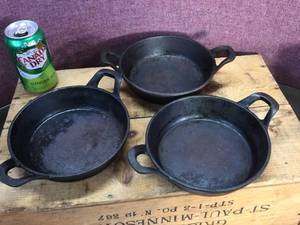 lot 118 image: 3 AM Cast Iron CasseroleServers