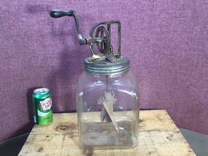 lot 121 image: Antique Dazey Butter Churn