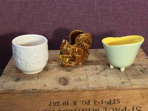 lot 137 image: 3 Vintage McCoy Planters