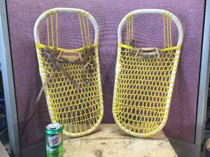 lot 164 image: Pair Snowshoes