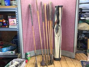 lot 178 image: Antique Wood Handle RH Golf Clubs - Canvas Bag