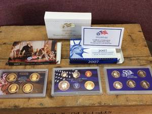 lot 185 image: 2007 United States Mint Proof Set