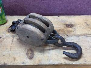 lot 212 image: Antique WoodIron 2 Wheel Block - Hook