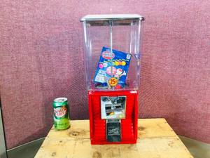lot 71 image: 25 Cent Northwestern Gumball Machine