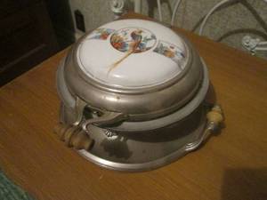(R2) Vintage Royal Rochester Waffle Iron with Bird Decor