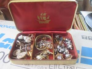 (R2) Small Jewelry Box Full of Assorted Fashion Jewelry