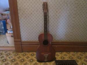 (R2) Vintage Acoustic Guitar - Make a Nice Wall Hanger  Decor - See Photos For Condition