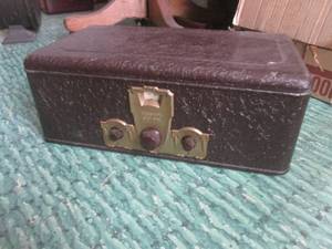 (R2) Vintage Crosley Showbox Radio - Missing Tubes