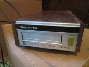 (R2) Vintage Magnavox 8-Track Player