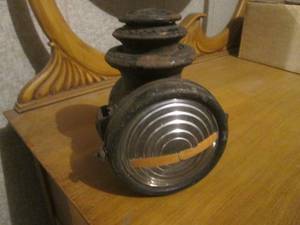 (R2) Vintage Lamp with Clear Glass Lens Approx 9 Tall
