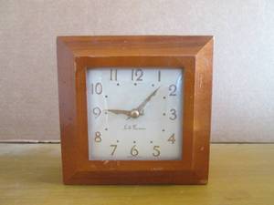 (R2) Vintage Seth Thomas Clock Model E523-000 6 38 H x 6 38 W