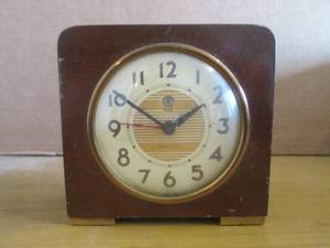 (R2) Vintage Westclox Greenwich Electric Clock Model SI-G 5 38 H x 5 12 W - Missing Power Cord