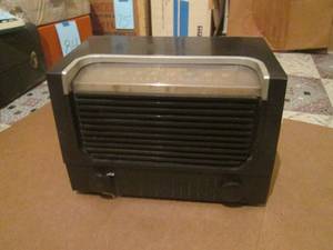 (R1) Vintage RCA Victor Radio Model 2 X 61 Bakelite Shell