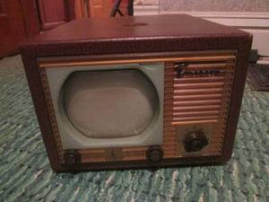 (R2) Vintage Emerson Portable Television Model 600 Series B