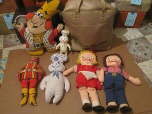 (R2) Vintage Stuffed Dolls 2 Burger Kings, Pillsbury Stuffed and Plastic, Campbell Soup Kids All In A Kentucky Fried Chicken Bag