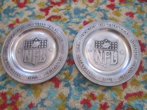 (R2) 2 Metal Wheaties NFL Rookies Of The Year Awards Banquet Plates 1972 and 1973 - 10 34
