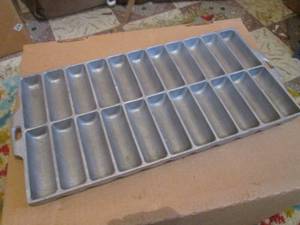(R1) Vintage Wagner Ware Aluminum EE Bread Fingers Pan - 13 34 x 7 14