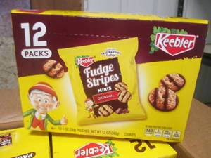 lot 7 image: Case 48 Bags Fudge Stripes Minis Cookies 4 Inner Boxes of 12 Past Date
