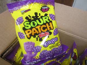 lot 9 image: 8 Bags of Sour Patch Kids Grape Candy 8.02oz Past Date