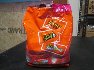 lot 37 image: Party Pack Bag Reeses Snack Size Candy Assortment 2 Pound Bag Past Date