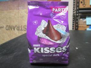 lot 42 image: Party Pack Bag Hersheys Kisses Special Dark 2 Pound Bag Past Date