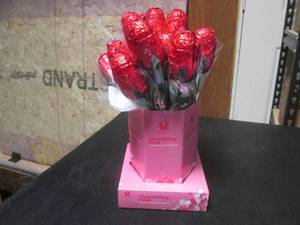lot 48 image: 16 Chocolatey Roses Display Best by May 2024