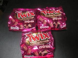lot 150 image: 3 Sharing Size Bags Twix Cookie Dough Minis 7.70oz Past Date