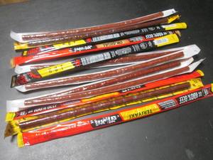 lot 194 image: 12 Assorted Jack Links Snack Sticks Dates Vary In and Out of Date