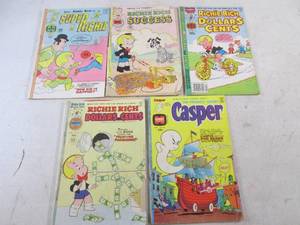 lot 304 image: 5 Harvey Comics 4 Richie Rich 1 Cas...