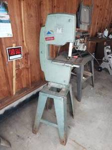 lot 2 image: Bandsaw Missing Motor