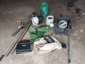 lot 13 image: Misc. Garden and Lawn Items