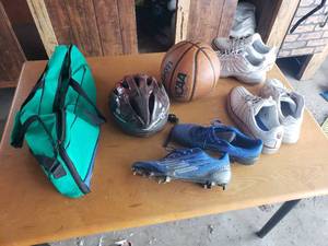 lot 31 image: Mens ShoesSpikes Size 11, Horseshoes and More
