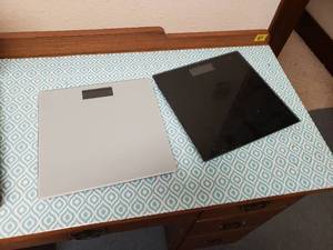 lot 64 image: 2 Bathroom Scales
