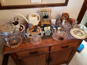 lot 72 image: Clocks, Candle Holders, Plater, Salt & Pepper Shaker and More
