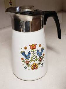 lot 85 image: Vintage Corning Coffee Server - 1975