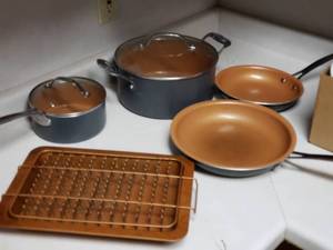 lot 87 image: Gotham Steel Pans