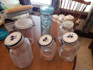 lot 96 image: Vintage Covered Jars