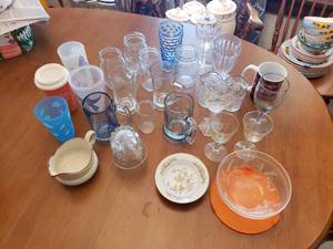 lot 103 image: Glasses and More