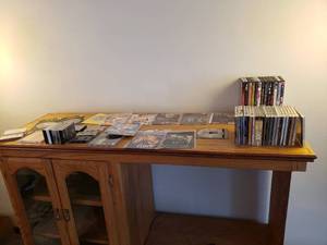 lot 109 image: CDs, DVDs, Cassettes