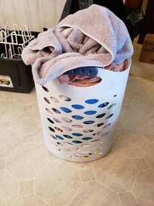 lot 118 image: Laundry Basket Full of Towels