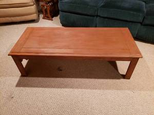 lot 122 image: Coffee Table