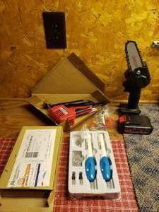 lot 149 image: Mini Chainsaw, Soldering Iron, Engraver