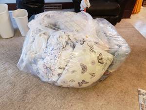 lot 156 image: Bag of Blankets and Bedding