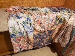 lot 163 image: Quilts