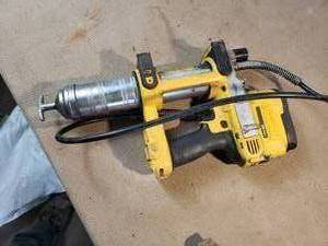 Dewalt 18V Grease Gun