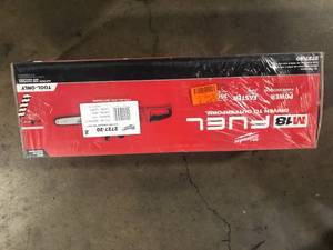 Milwaukee M18 FUEL 16 in. 18-Volt Lithium-Ion Brushless Battery Chainsaw (Tool-Only)  Customer Returns See Pictures
