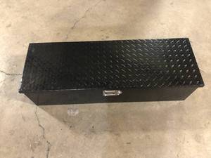 lot 9 image: VEVOR 39 in. L x 13 in. W x 10 in. H Top Mount Truck Tool Box Aluminum Bar Tread Tool Box with 2 Keys for Pick Up Truck Bed   Customer Returns See Pictures