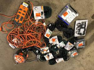 lot 26 image: Lot of Assorted Hardware Items Various Models and Conditions Customer Returns See Pictures